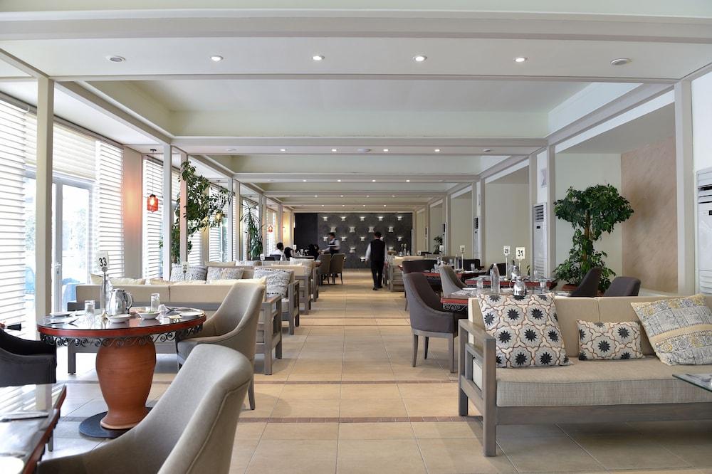 Carlton Al Moaibed Hotel Dammam Exteriér fotografie The restaurant
