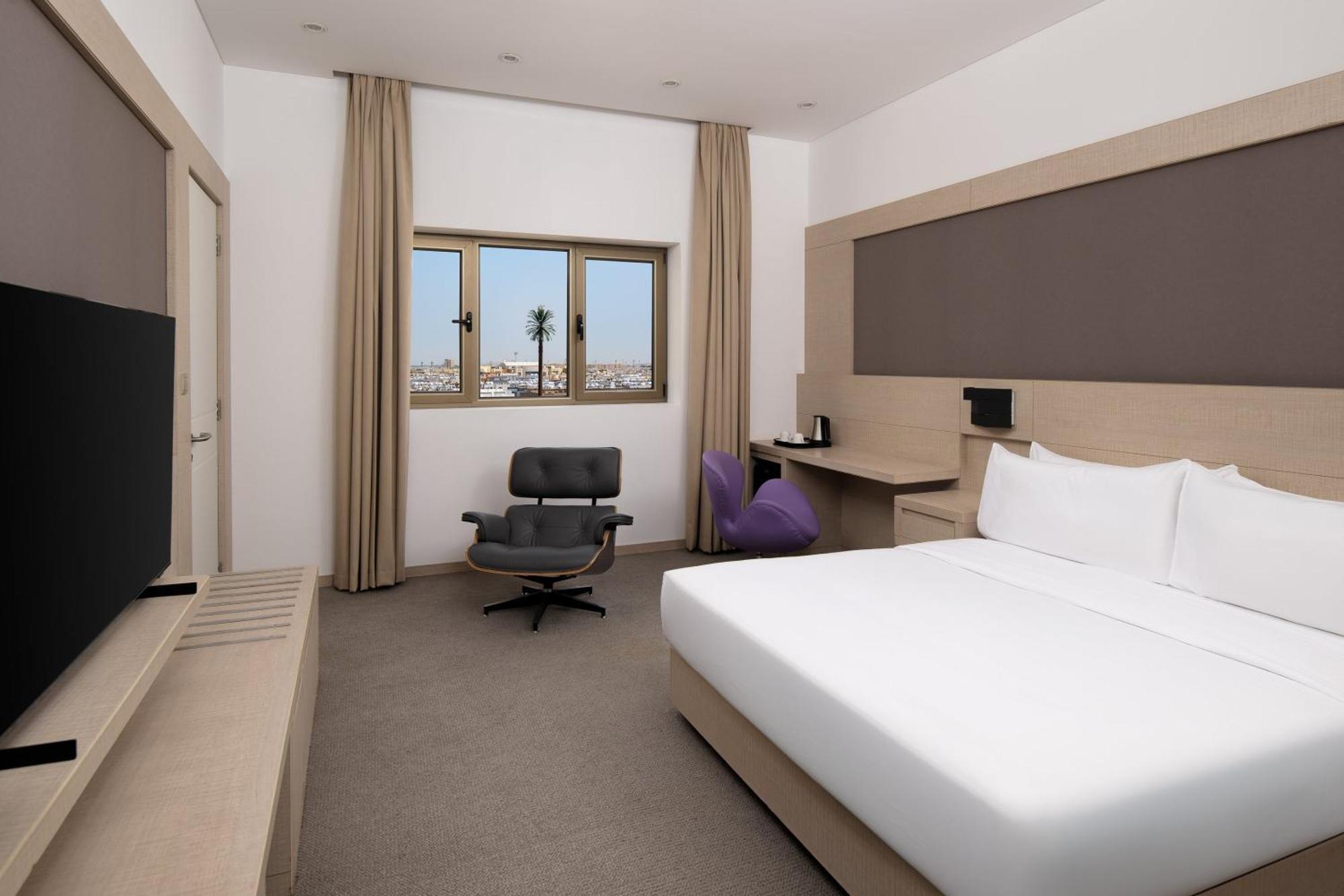 Carlton Al Moaibed Hotel Dammam Exteriér fotografie A room at the hotel