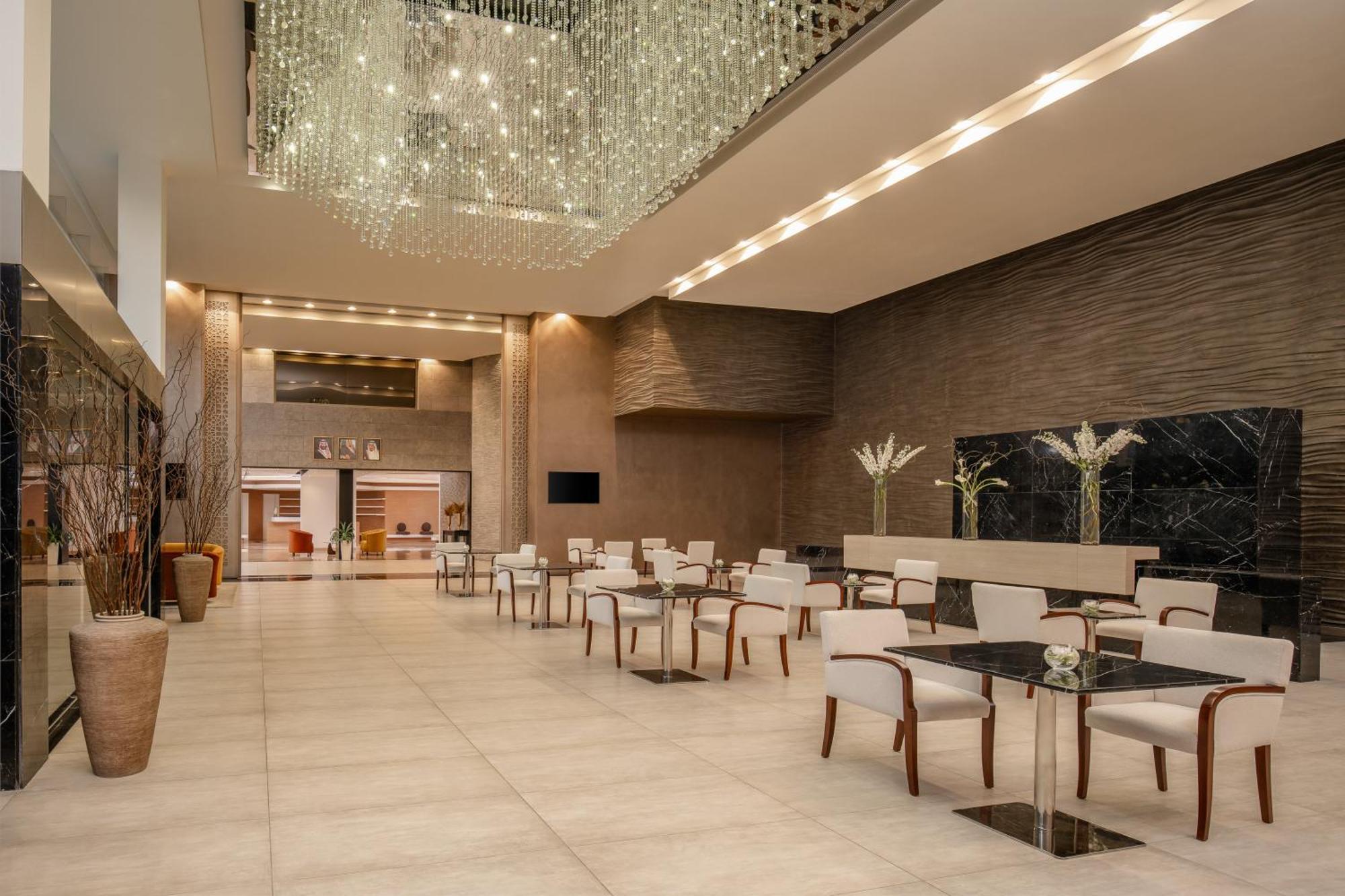Carlton Al Moaibed Hotel Dammam Exteriér fotografie The lobby