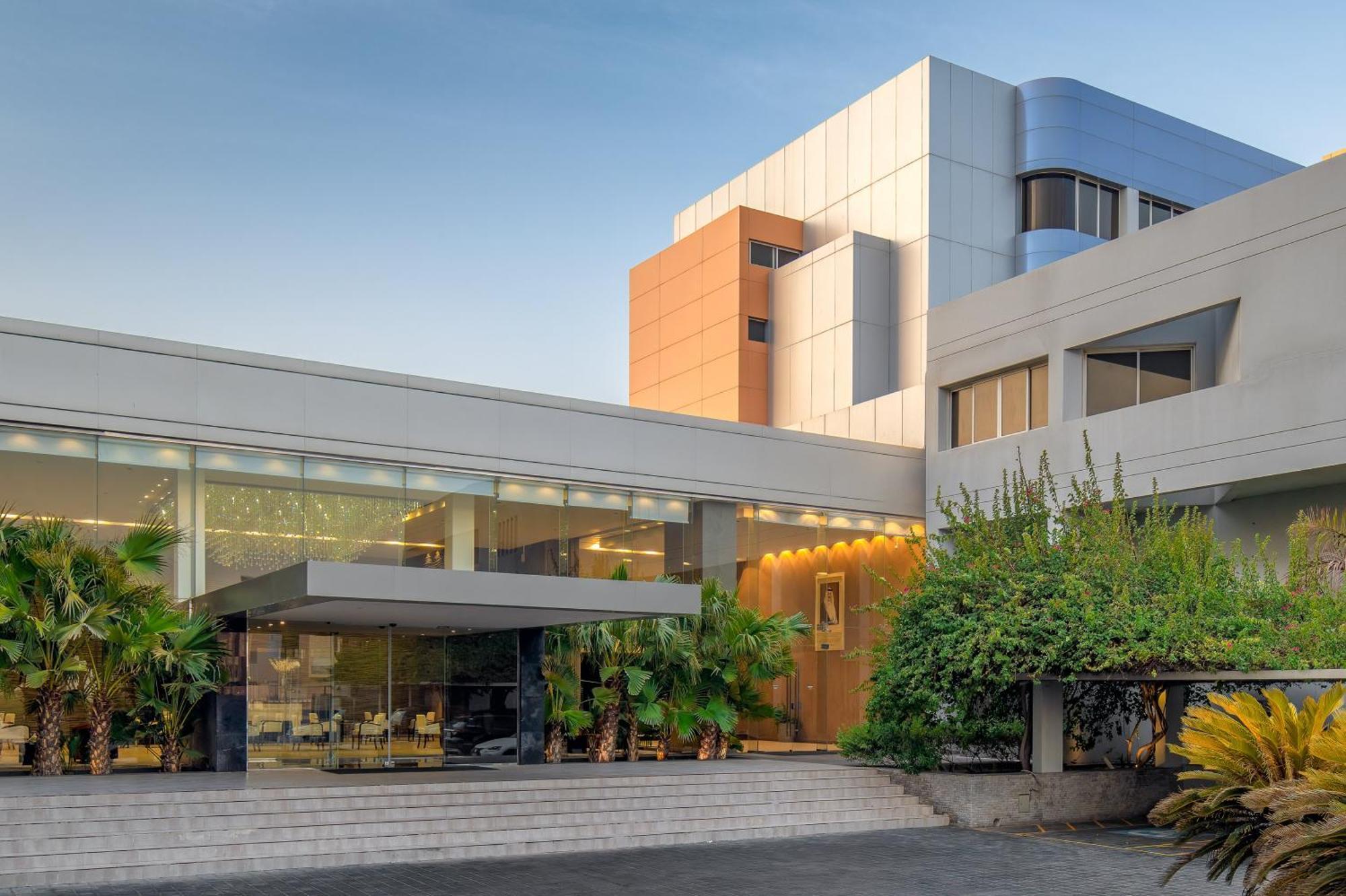 Carlton Al Moaibed Hotel Dammam Exteriér fotografie The main entrance of the hospital