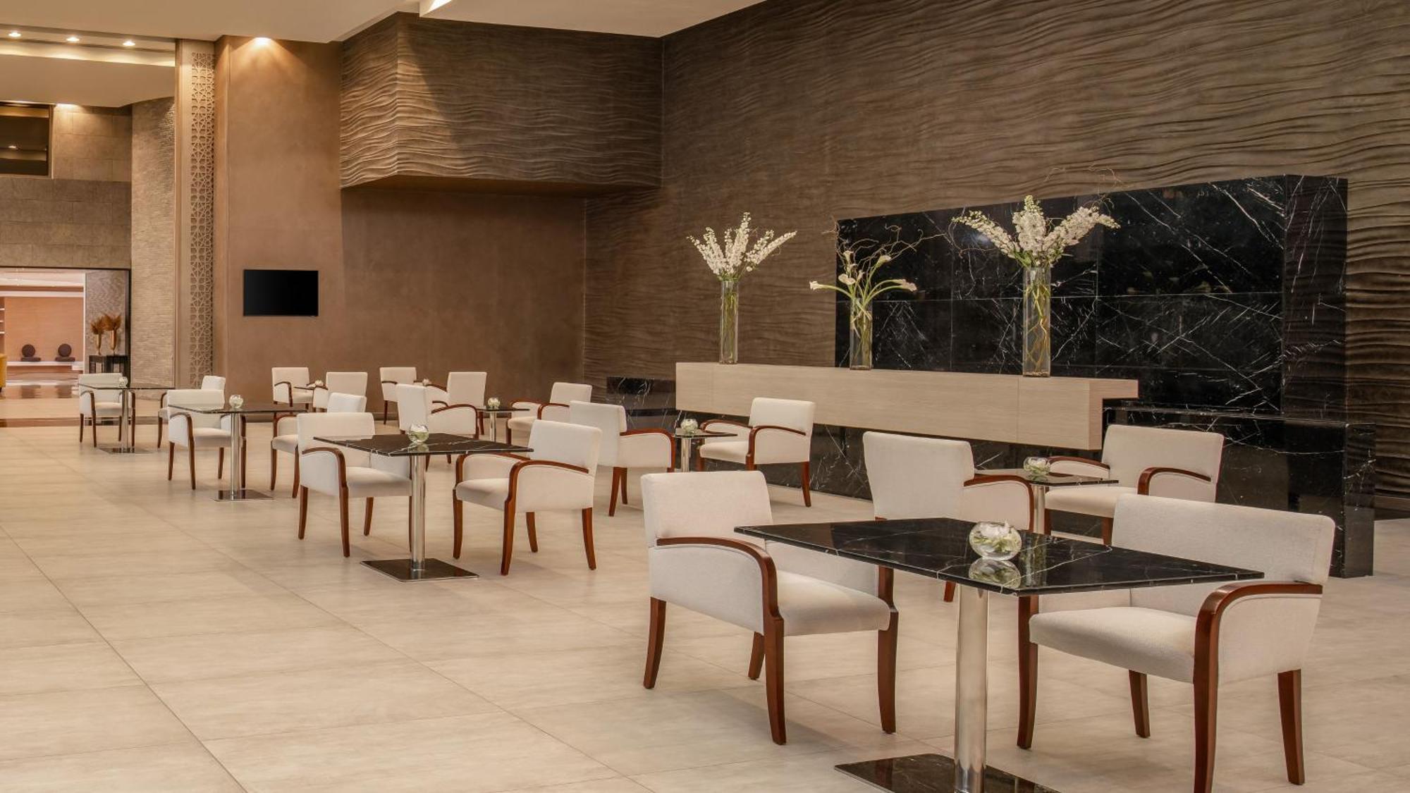 Carlton Al Moaibed Hotel Dammam Exteriér fotografie The lounge at the airport