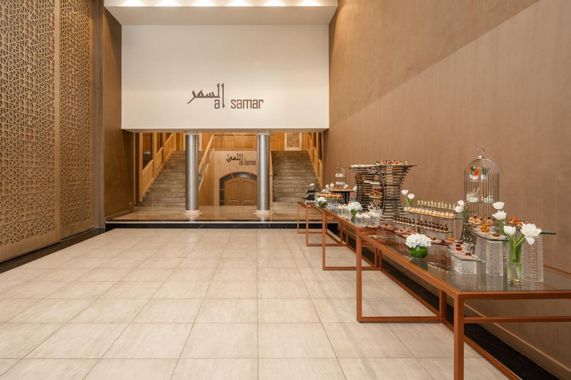 Carlton Al Moaibed Hotel Dammam Exteriér fotografie Entrance to the mall