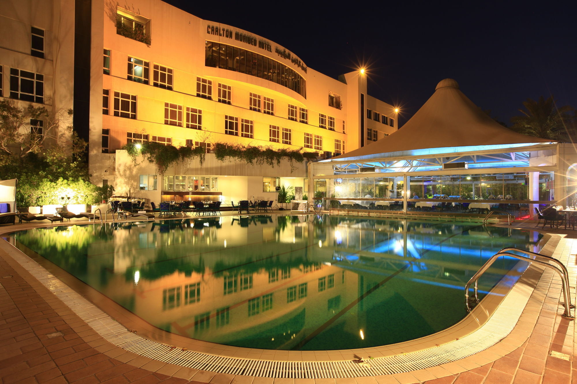 Carlton Al Moaibed Hotel Dammam Exteriér fotografie The swimming pool at the hotel
